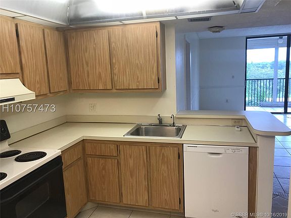3rd image of 5570 NW 44th St APT 503A