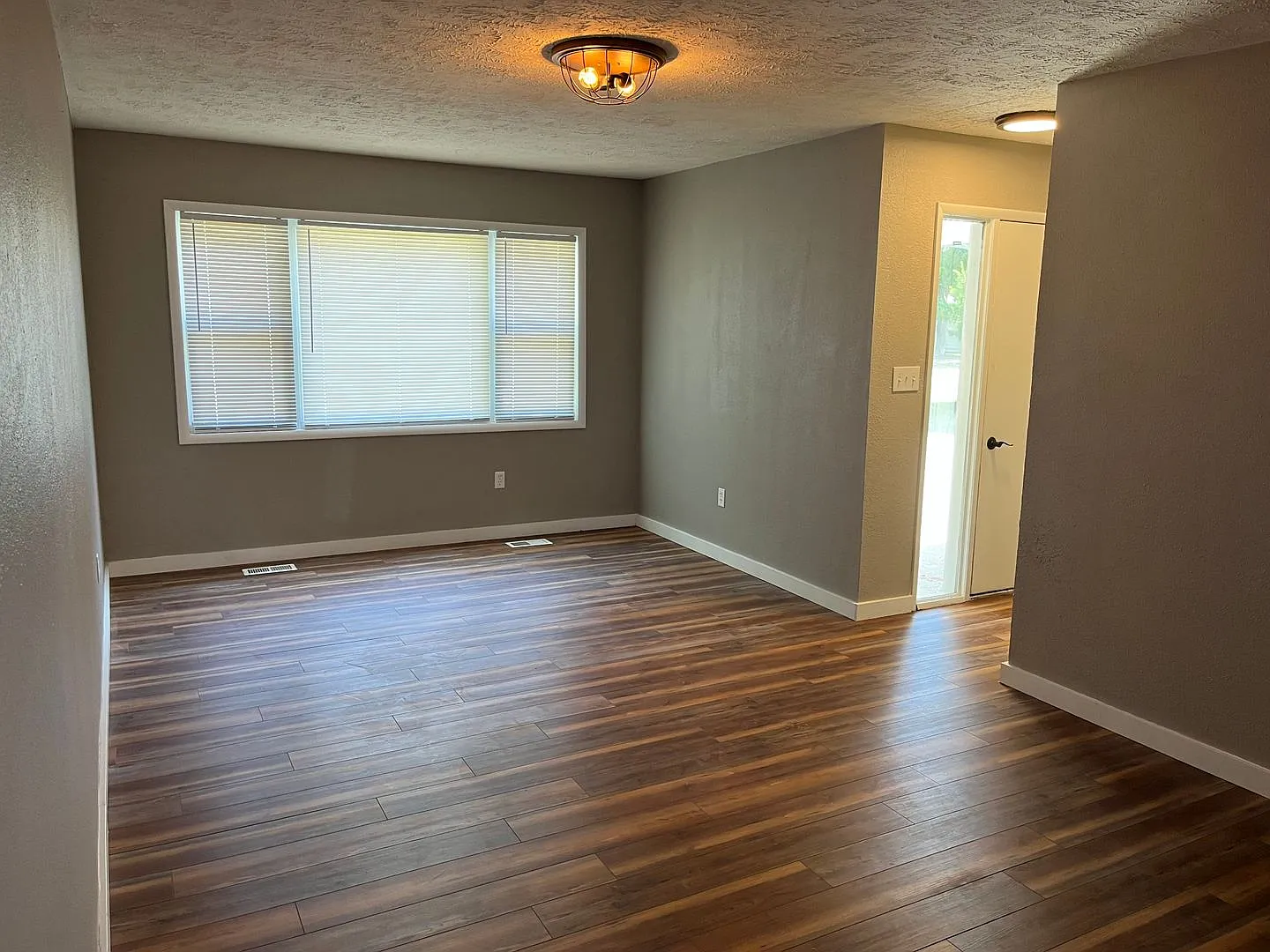 Three Bedroom Ranch — Photo 3