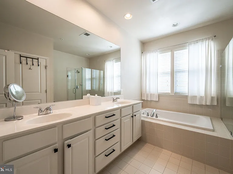 7822 Tilghman St — Photo 16