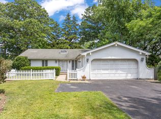 1046 Illinois Rd, Wilmette, IL 60091