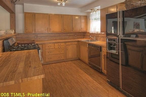 5th image of 2865 Lake Terrace Ave