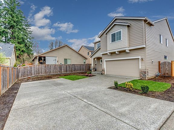2nd image of 2630 NE Hawthorne Cir