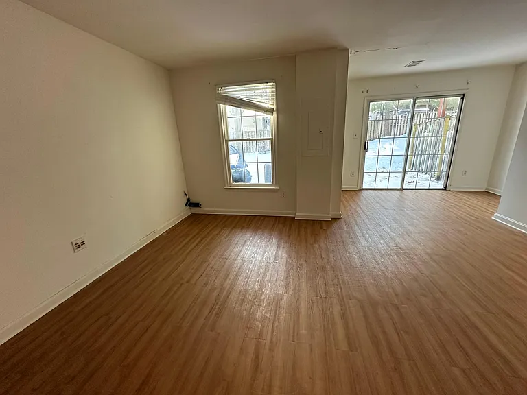 7770 Black Horse Ct — Photo 34