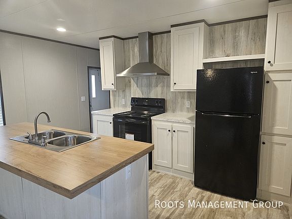 4th image of 8 Greenwood Dr #8GW