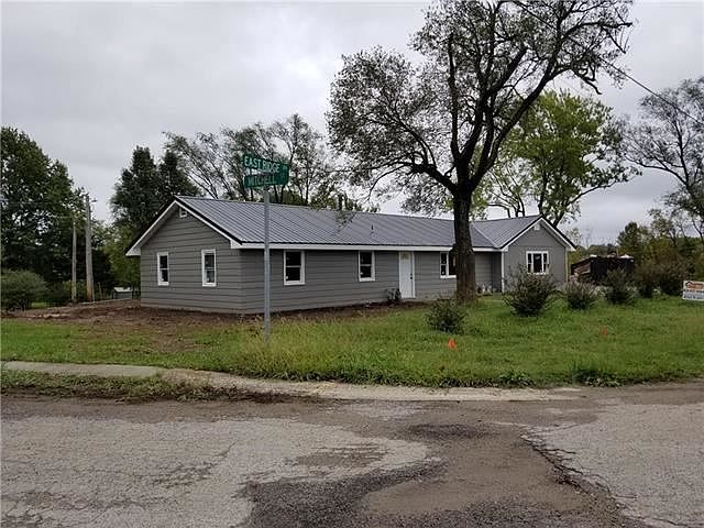 2nd image of 2083 E Ridge Dr