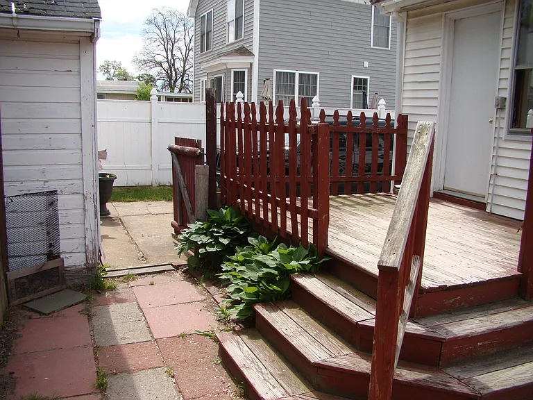 145 McQuesten St — Photo 5