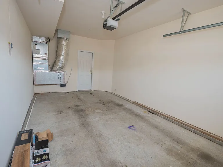 403 Parkview Ct — Photo 49