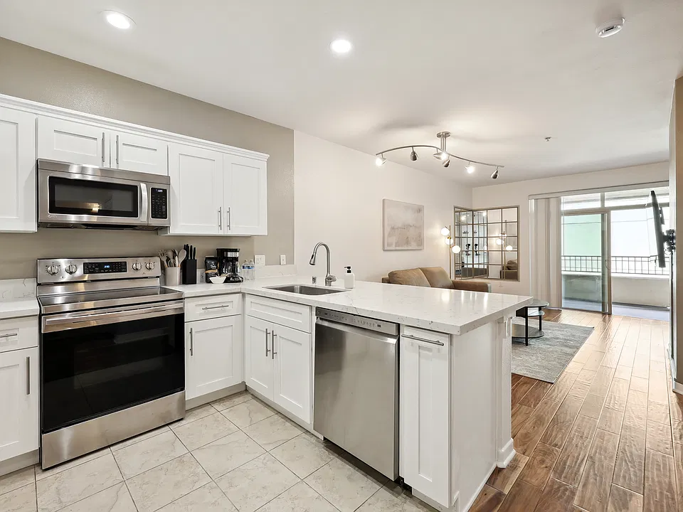 1501 Front St #530