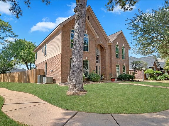 3rd image of 15403 Redbud Leaf Ln