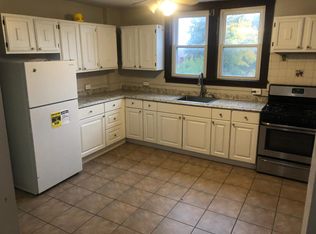 3 Maple Ave APT 4, Haverhill, MA 01830