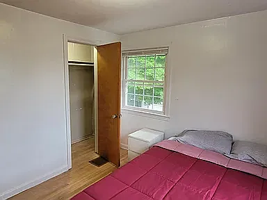 3 bed, 1.5 bath, 2253 sqft, $850 — Photo 4