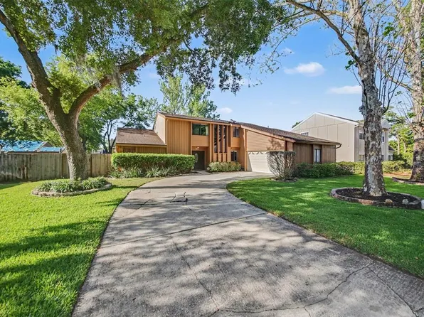916 E Cleveland St, Apopka, FL 32703