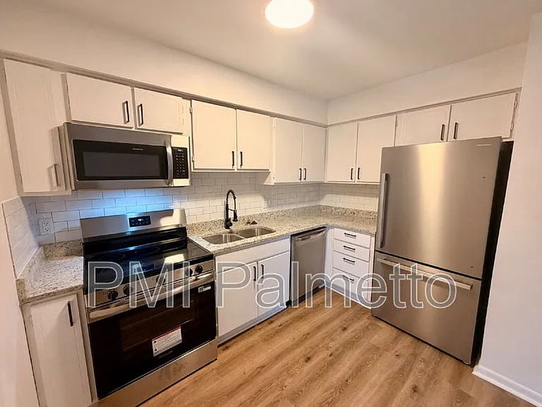 1241 Grove Park Ln — Photo 5