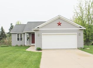 12878 Red Maple Ln, Holland, MI 49424