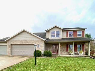 603 E Orchard Dr, Mahomet, IL 61853