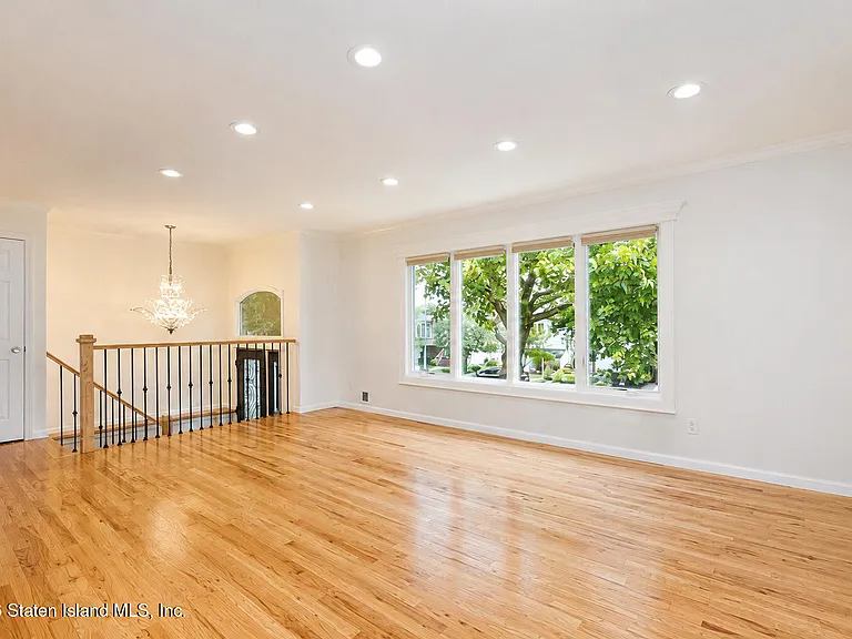 668 Sheldon Ave — Photo 10