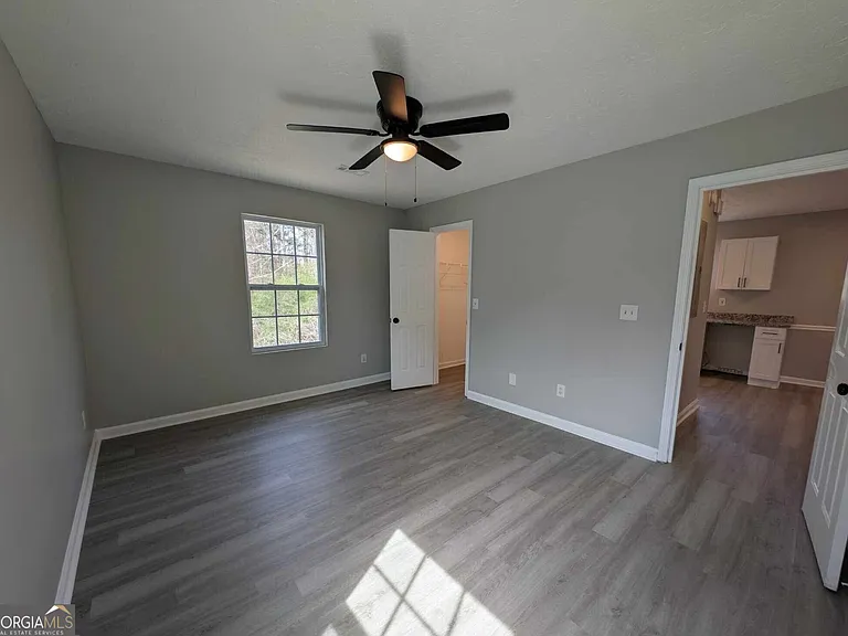 136 Tuscany Ln — Photo 9