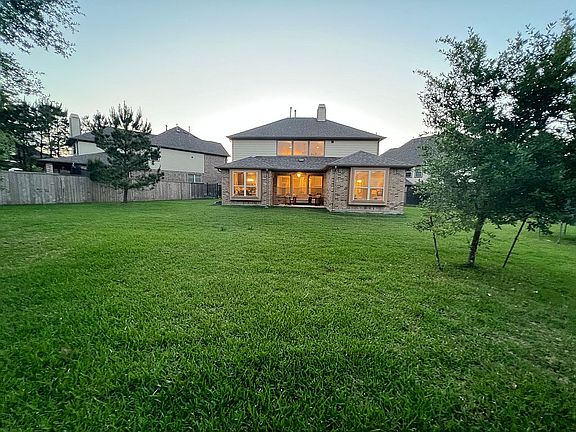 3rd image of 14 Twig Corner Ct