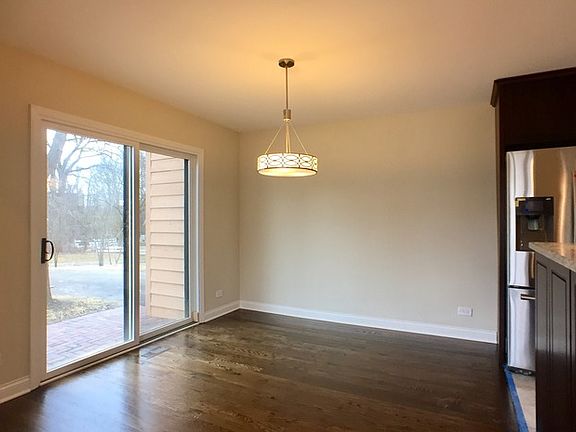 5th image of 1050 Hillcrest Ave