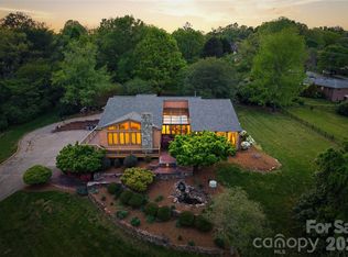 213 Hospital Ave NE, Lenoir, NC 28645