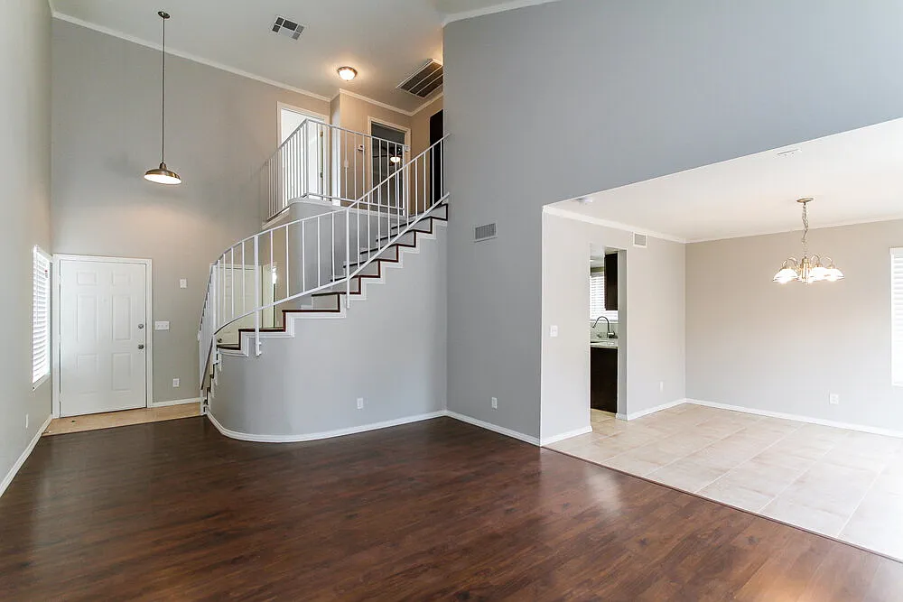 3 bed, 2.5 bath, 1544 sqft, $2,125 — Photo 3