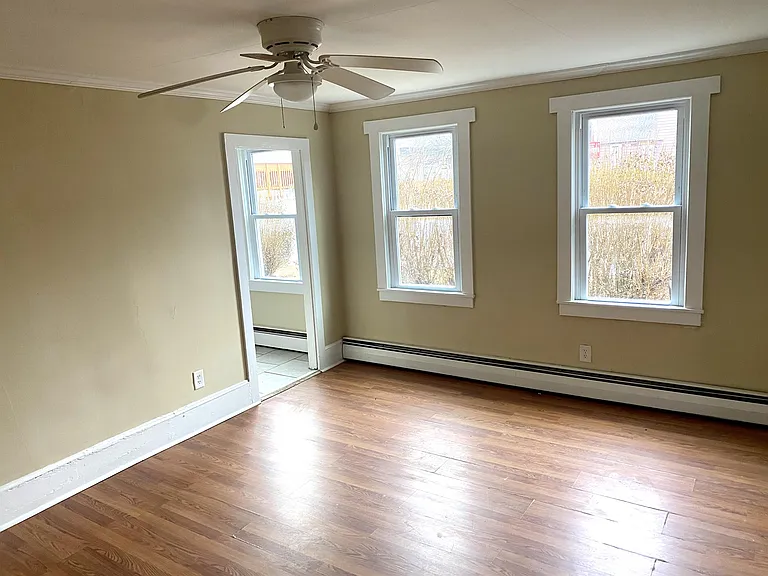 19 Center Streetsingle Family — Photo 22