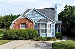 Adorable one-level cottage