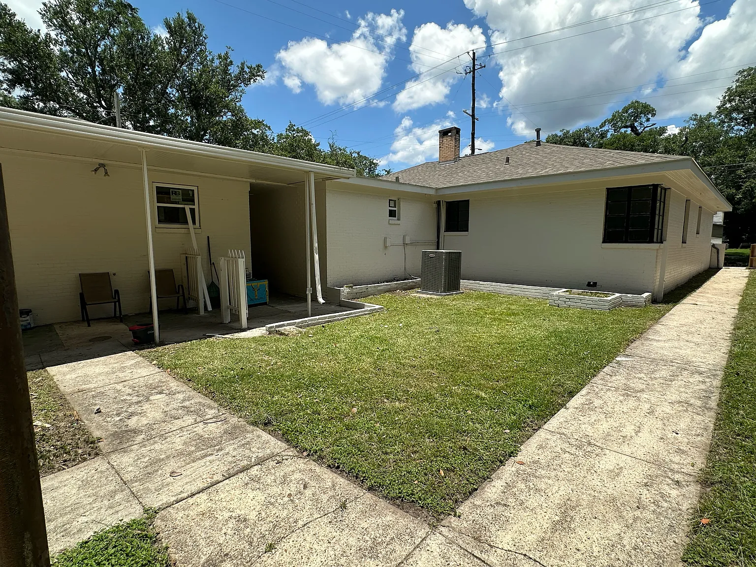 4 bed, 2318 sqft, $2,700 — Photo 3