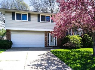 5203 Oak Ridge Dr, Willoughby, OH 44094