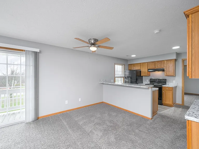 3953 & 3954 Mount Vernon Blvd — Photo 19