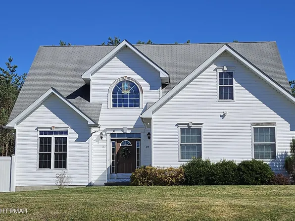 421 Fitzgerald Pl, Tobyhanna, PA 18466