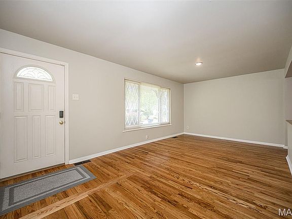 5th image of 7121 Leona St