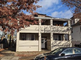 110 Wilmont St #1, Springfield, MA 01108