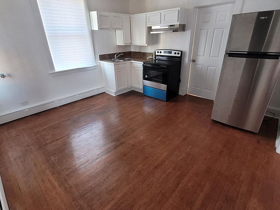 2nd image of 725 Greenwood Ave