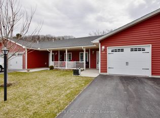 35 Chamberlain Cres, Penetanguishene, ON L9M0A6