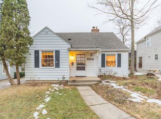 904 Edgewood Pl, Ann Arbor, MI