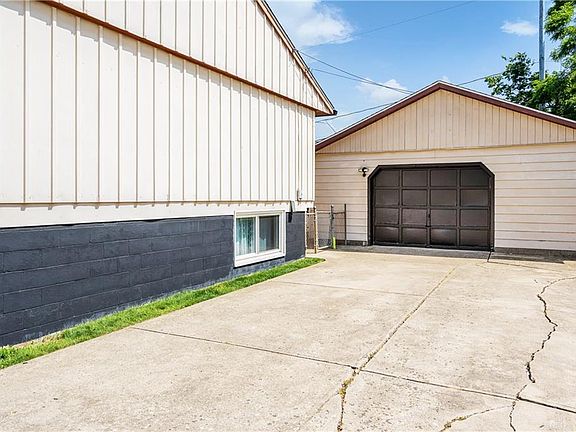 4th image of 1225 Bookwalter Ave