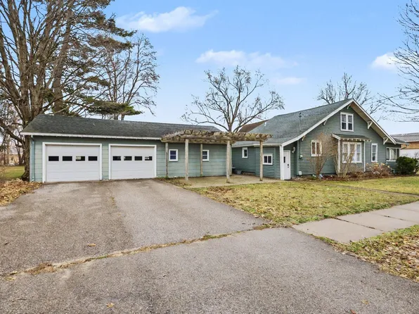 234 W Pleasant St, Watervliet, MI 49098