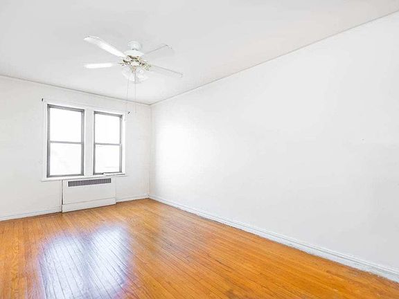 5th image of 3006 29th St APT 2P