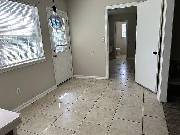 5th image of 5300 Arapahoe Trl