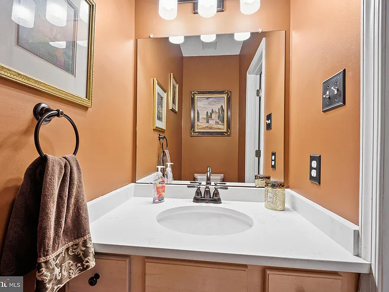 410 Fairview Way — Photo 13