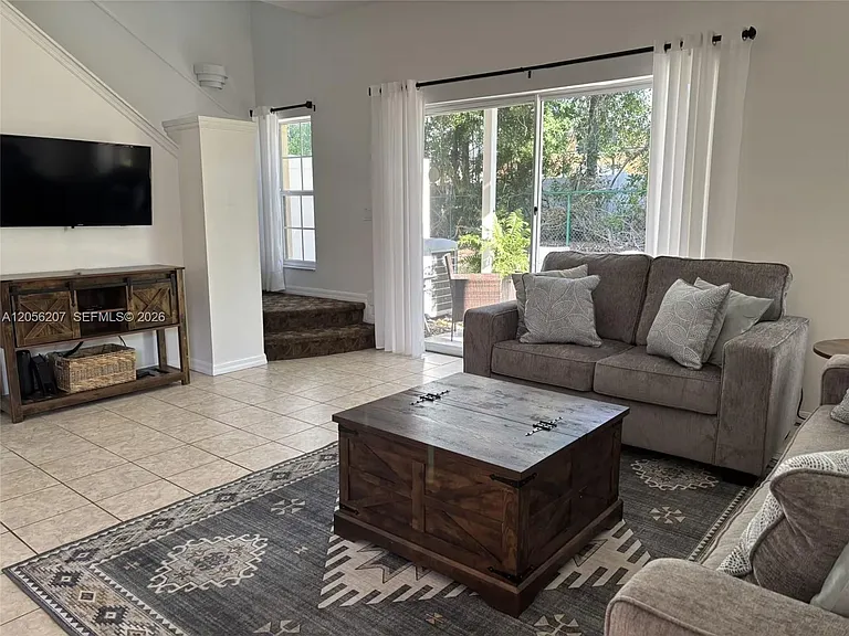 1037 Park Ridge Cir — Photo 24