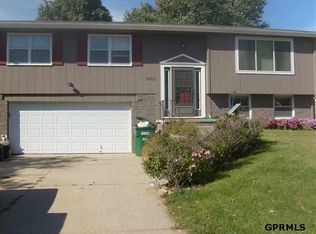 7410 S Harvest Hills Dr, La Vista, NE 68128