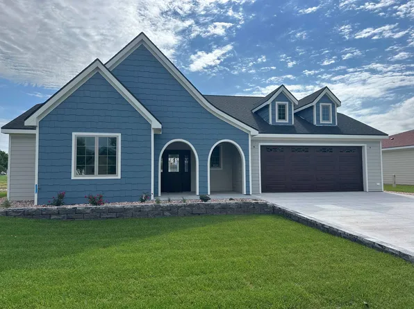 1112 Wellington St, Imperial, NE 69033