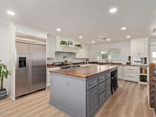 521 E LEHI Road, Mesa, AZ 85203