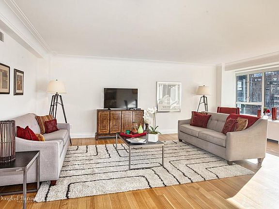 3rd image of 200 E 66th St APT D1201
