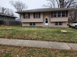 2413 E 42nd St, Des Moines, IA 50317