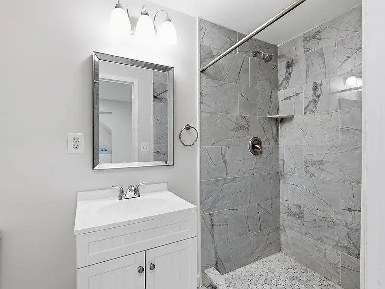 1921 Winslow Ct — Photo 12