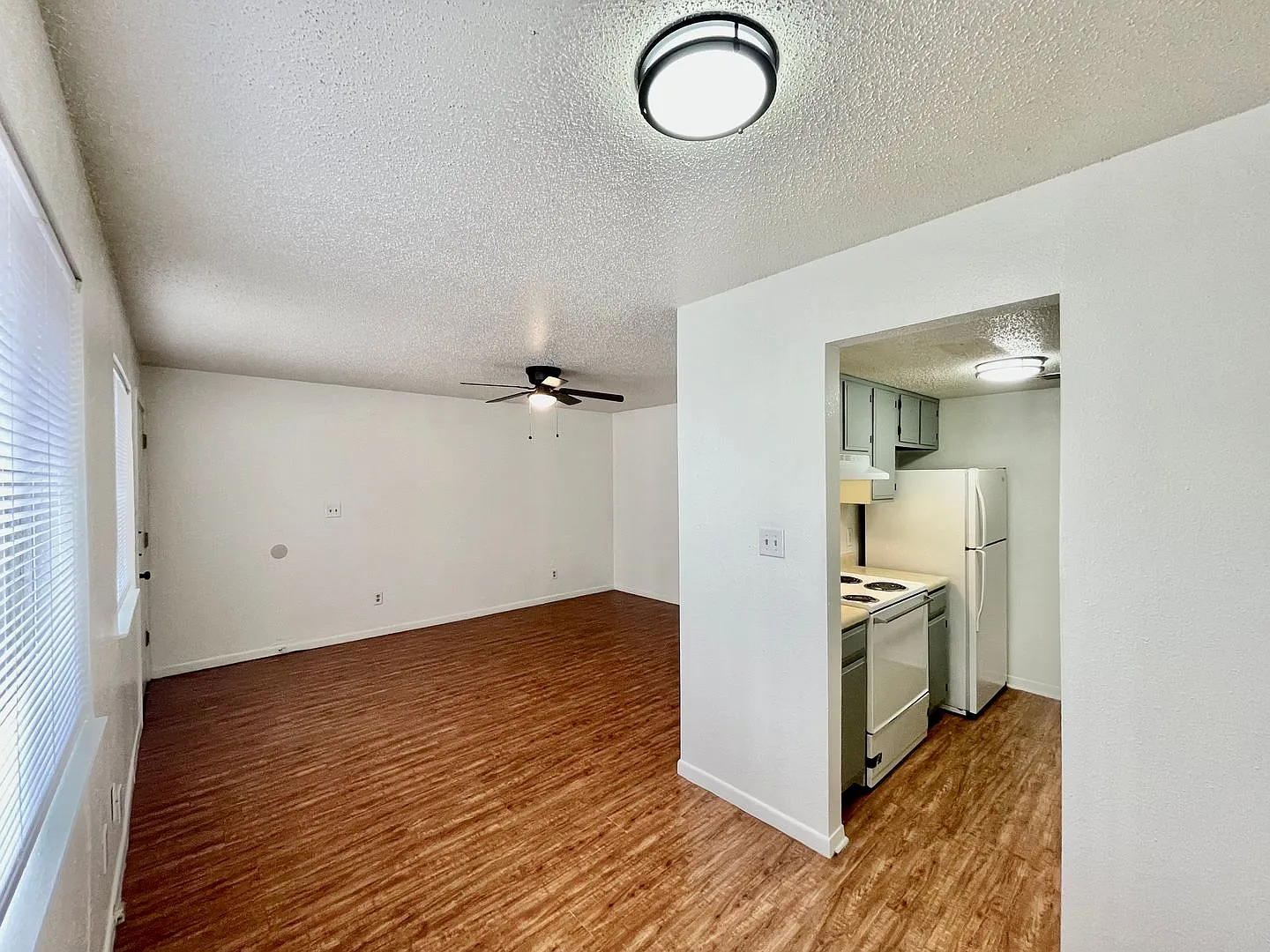 Chestnut Place Apartments — Photo 4