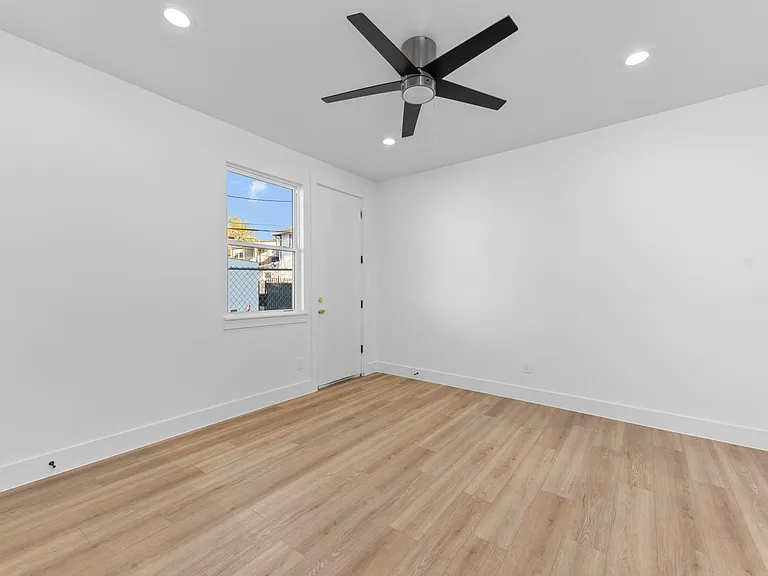 2314 Barbee St — Photo 18